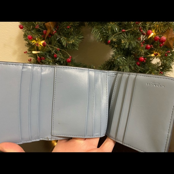 🎄COACH 🎄 Baby Blue Leather Wallet - Picture 9 of 11